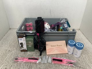 QTY OF ASSORTED BEAUTY ITEMS TO INCLUDE QTY OF 3 PIECE HAIR STYLING COMB SETS IN PINK: LOCATION - A16