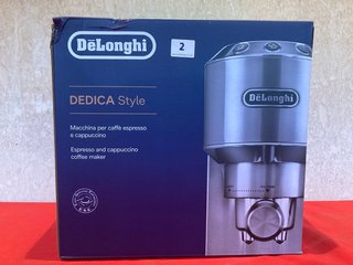 DELONGHI DEDICA STYLE PUMP ESPRESSO COFFEE MACHINE - MODEL EC685.BK - RRP £179.99: LOCATION - BOOTH