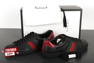 GUCCI ACE WEBBING LEATHER SNEAKERS IN BLACK - SIZE UK9 - RRP £595: LOCATION - BOOTH