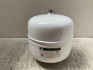 ZILMET 10 BAR PORTABLE EXPANSION VESSEL IN WHITE: LOCATION - B6