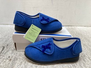 PADDERS PENNY SLIPPERS IN ROYAL BLUE - SIZE UK3: LOCATION - B9