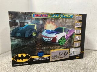 BATMAN MICRO SCALEXTRIC BATMAN VS. THE JOKER - THE RACE FOR GOTHAM CITY SET: LOCATION - WA4