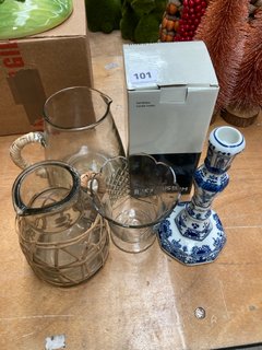 QTY OF ASSORTED GLASS/CHINA ITEMS TO INCLUDE GLASS JUGS & CERAMIC TALL CANDLE STICK HOLDER: LOCATION - BT3