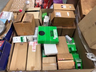 PALLET OF ASSORTED ITEMS TO INCLUDE 2 X BOXES OF DON CV BRAKE DISCS & CROSLAND FILTERS/AIR FILTERS: LOCATION - A2 (KERBSIDE PALLET DELIVERY)