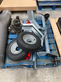 PALLET OF ASSORTED CAR ITEMS TO INCLUDE 2 X TRAILOR WHEELS IN BLACK: LOCATION - B7 (KERBSIDE PALLET DELIVERY)