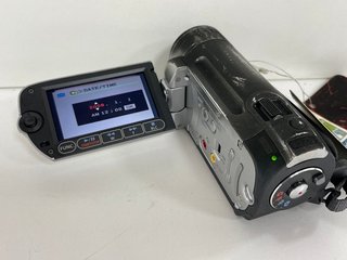 CANON FS100 CAMCORDER. (WITH BOX, BATTERY & ACCESSORIES) [JPTM117394]