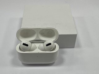 APPLE AIRPOD PROS WIRELESS EARBUDS IN WHITE: MODEL NO A2084 A2083 A2190 (WITH WIRELESS CHARGING CASE) [JPTM117275]