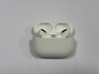 APPLE AIRPODS PRO WIRELESS EARBUDS IN WHITE: MODEL NO A2084 A2083 A2190 (WITH WIRELESS CHARGING CASE) [JPTM117313]