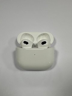 APPLE AIRPODS (3RD GENERATION)WITH MAGSAFE CHARGING CASE WIRELESS EARBUDS (ORIGINAL RRP - £179) IN WHITE: MODEL NO A2565 A2564 A2566 (UNIT ONLY) [JPTM117362]