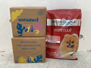 3 X ASSORTED PET FOOD ITEMS TO INCLUDE ARDEN GRANGE MINI ADULT CHICKEN AND RICE DRIED DOG FOOD 6KG: LOCATION - C14