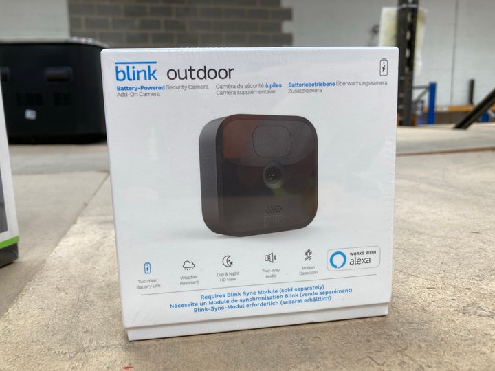 John Pye Auctions BLINK OUTDOOR + FLOODLIGHT BATTERY POWERED LED