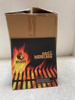 QTY OF MOUNTAIN GRILLERS GRILL MESH BAG SET OF 2: LOCATION - A4