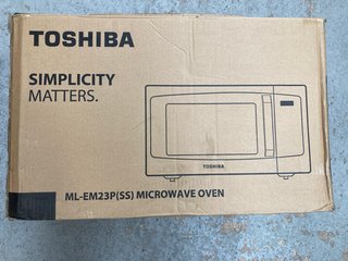 TOSHIBA MICROWAVE OVEN: LOCATION - D4