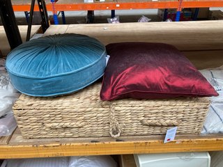 3 X ASSORTED JOHN LEWIS AND PARTNERS ITEMS TO INCLUDE UNDERBED WICKER STORAGE BOX: LOCATION - D3