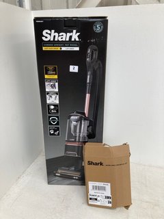 SHARK ANTI HAIR WRAP PET MODEL WITH LIFT AWAY CORDED UPRIGHT VACUUM CLEANER RRP - £169: LOCATION - WHITE BOOTH