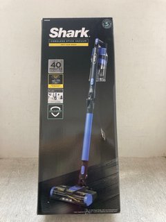 SHARK IZ202UK ANTI HAIR WRAP CORDLESS STICK VACUUM CLEANER - RRP £250.00: LOCATION - A13