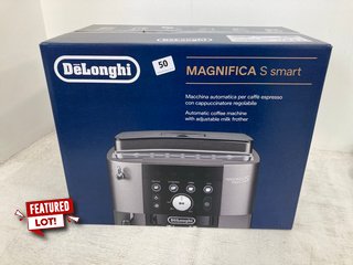 DELONGHI MAGNIFICA S SMART AUTOMATIC COFFEE MACHINE WITH ADJUSTABLE MILK FROTHER RRP - £479: LOCATION - WHITE BOOTH