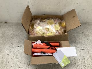 BOX OF MOUNTAIN WAREHOUSE MINI FLOOR LIGHT TORCHES TO ALSO INCLUDE BOX OF MEDALS: LOCATION - B7