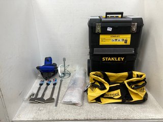 QTY OF ASSORTED TOOL ITEMS TO INCLUDE STANLEY MOBILE WORK CENTRE WITH METAL LATCHES: LOCATION - C5