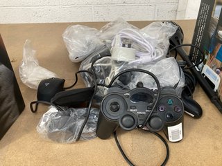 QTY OF ASSORTED TECH ITEMS TO INCLUDE 2 X PLAYSTATION 2 CONTROLLERS: LOCATION - AR16