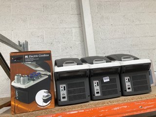 4 X 8L ELECTRIC COOL BOXES WITH 12V CAR ACCESSORY SOCKET: LOCATION - AR19