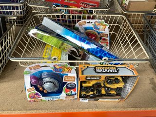 QTY OF ASSORTED KIDS ITEMS TO INCLUDE SNOWY DAY FLYING SAUCER MICRO SET AND CONSTRUCTION MACHINES: LOCATION - AR 11