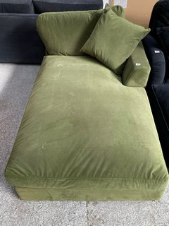 SINGLE SEATER CHAIR IN GREEN: LOCATION - C3