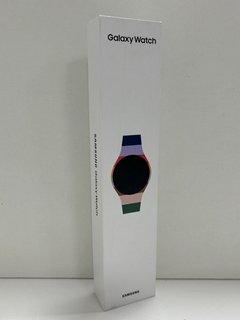 SAMSUNG GALAXY WATCH 6 40MM SMARTWATCH IN GRAPHITE: MODEL NO SM-R930 (WITH BOX & ALL ACCESSORIES) [JPTM117525]. (SEALED UNIT). THIS PRODUCT IS FULLY FUNCTIONAL AND IS PART OF OUR PREMIUM TECH AND ELE