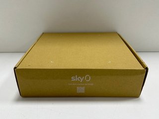 SKY STREAM PUCK TV BOX: MODEL NO IP061-EF-ANT-UKIE-GHM (WITH BOX & ALL ACCESSORIES) [JPTM117477]. (SEALED UNIT). THIS PRODUCT IS FULLY FUNCTIONAL AND IS PART OF OUR PREMIUM TECH AND ELECTRONICS RANGE