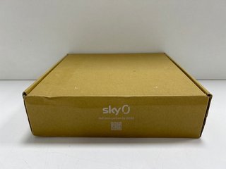 SKY STREAM PUCK TV BOX: MODEL NO IP061-EF-ANT-UKIE-GHM (WITH BOX & ALL ACCESSORIES) [JPTM117476]. (SEALED UNIT). THIS PRODUCT IS FULLY FUNCTIONAL AND IS PART OF OUR PREMIUM TECH AND ELECTRONICS RANGE