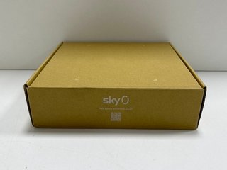 SKY STREAM PUCK TV BOX: MODEL NO IP061-EF-ANT-UKIE-GHM (WITH BOX & ALL ACCESSORIES) [JPTM117480]. (SEALED UNIT). THIS PRODUCT IS FULLY FUNCTIONAL AND IS PART OF OUR PREMIUM TECH AND ELECTRONICS RANGE