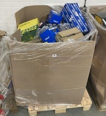PALLET BOX OF ASSORTED ITEMS TO INCLUDE MANN FILTER AIR FILTER (COLLECTION OR OPTIONAL DELIVERY)