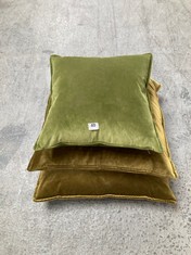 2 X SAGE GREEN VELVET SOFA CUSHIONS TO INCLUDE LEAF GREEN VELVET SOFA CUSHION (COLLECTION OR OPTIONAL DELIVERY)