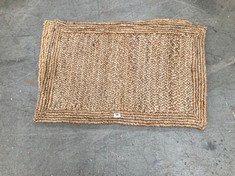 2 X APPROX 92 X 60CM FLOOR JUTE RUG IN NATURAL (COLLECTION OR OPTIONAL DELIVERY)