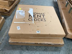 2 X ASSORTED CLOCKS TO INCLUDE 20'' ARABIC WALL CLOCK IN LIMESTONE (COLLECTION OR OPTIONAL DELIVERY)