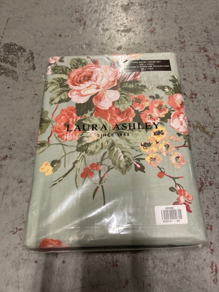 John Pye Auctions LAURA ASHLEY ROSEMOOR PRINTED FLORAL KING SIZE