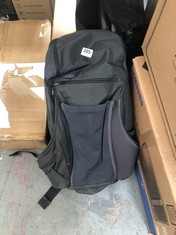 CAMELBAK GREY BACKPACK (DELIVERY ONLY)