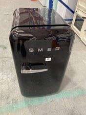 SMEG 50'S STYLE TABLE TOP FRIDGE IN BLACK - MODEL NO. FAB5RBL5 - RRP £899 (COLLECTION OR OPTIONAL DELIVERY)