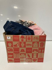 BOX OF ASSORTED ADULT CLOTHING TO INCLUDE DP DENIM JEANS DARK BLUE SIZE 14R (DELIVERY ONLY)