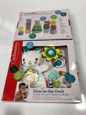 APPROX 10 X ASSORTED BABY ITEMS TO INCLUDE INFANTINO GLOW-IN-THE -DARK CUDDLY PAL WITH TEETHERS GIFT SET (DELIVERY ONLY)