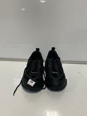 STEVE MADDEN TRAINERS BLACK SIZE 40/41 RRP- £120 (DELIVERY ONLY)