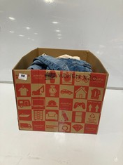 BOX OF ASSORTED ADULT CLOTHING TO INCLUDE PIER ONE DENIM JEANS LIGHT BLUE SIZE 36/32 (DELIVERY ONLY)