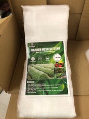 8 X GOOSEVIVI GARDEN MESH NETTING 2.5M X 8M RRP £103: LOCATION - A RACK