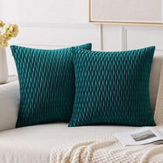 QUANTITY OF ASSORTED ITEMS TO INCLUDE MIULEE VELVET DECORATIVE CUSHION COVERS, 45CM X 45CM SQUARE THROW PILLOWCASES FOR SOFA BEDROOM WITH INVISIBLE ZIPPER 18X18 INCH BLUE GREEN SETS OF 2 RRP £148: LO