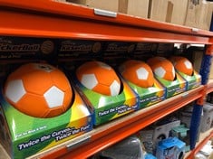 10 X STAY ACTIVE KICKERBALL BY SWERVE BALL FOOTBALL TOY SIZE 4 AERODYNAMIC PANELS FOR SWERVE TRICKS, INDOOR & OUTDOOR, AS SEEN ON TV, UNISEX, ORANGE WHITE: LOCATION - D