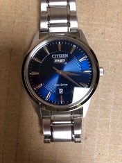 CITIZEN MEN'S BLUE FACE SILVER STRAP WRIST WATCH: LOCATION - D RACK