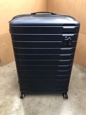 LARGE IT SUITCASE ::::: LOCATION - A RACK(COLLECTION OR OPTIONAL DELIVERY AVAILABLE)