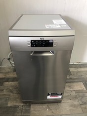 AEG FREESTANDING DISHWASHER MODEL FFB8735272 RRP £399: LOCATION - FRONT FLOOR(COLLECTION OR OPTIONAL DELIVERY AVAILABLE)