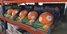 QUANTITY OF ITEMS TO INCLUDE STAY ACTIVE KICKERBALL BY SWERVE BALL FOOTBALL TOY SIZE 4 AERODYNAMIC PANELS FOR SWERVE TRICKS, INDOOR & OUTDOOR, AS SEEN ON TV, UNISEX, ORANGE WHITE: LOCATION - B
