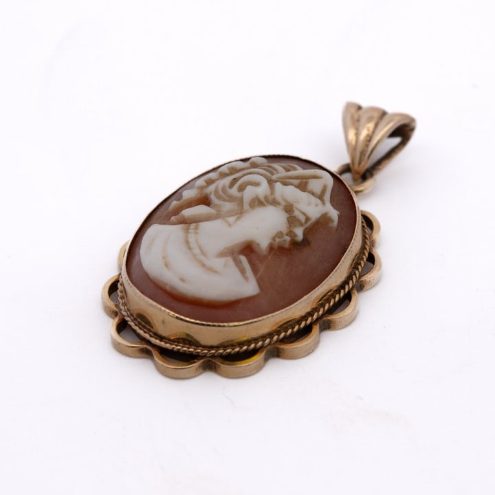 9K Yellow Cameo Pendant, 3.2x2cm, 4g (VAT Only Payable on Buyers Premium)